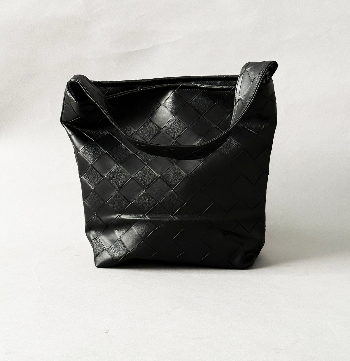Black Woven Mini Tote | LADO SIMPLE