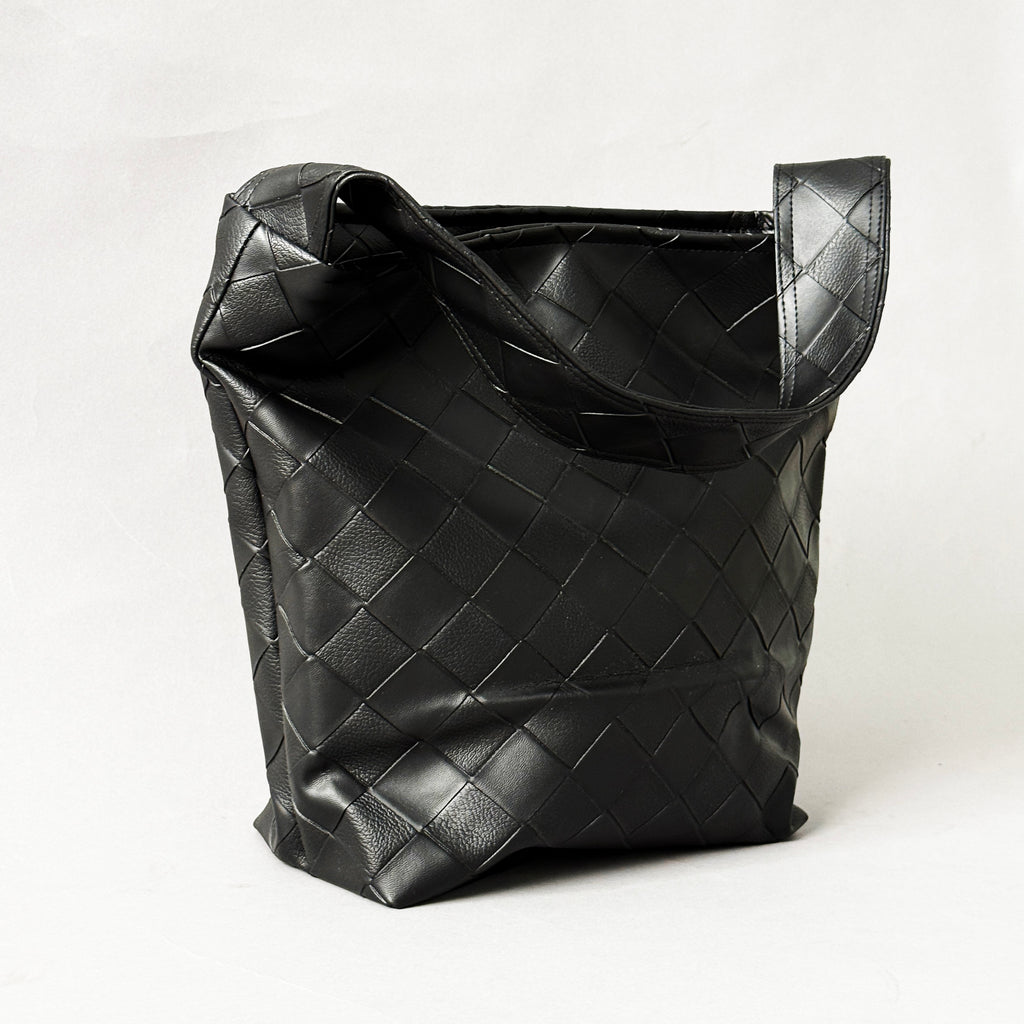Black Woven Mini Tote | LADO SIMPLE