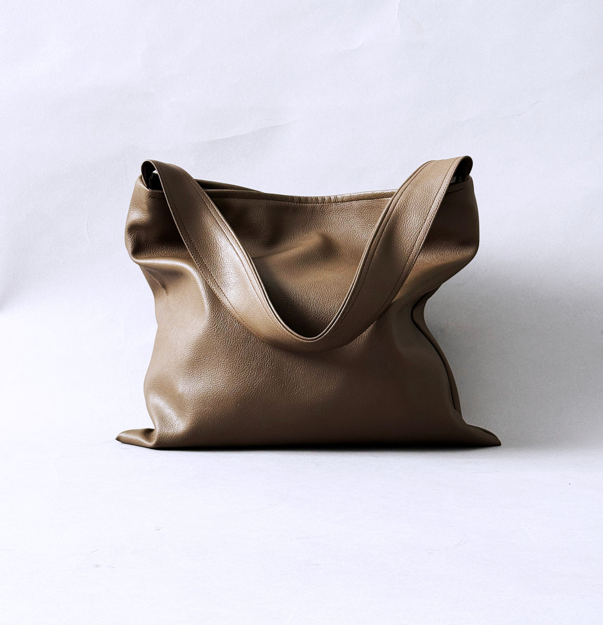 Taupe Tote | LADO SIMPLE