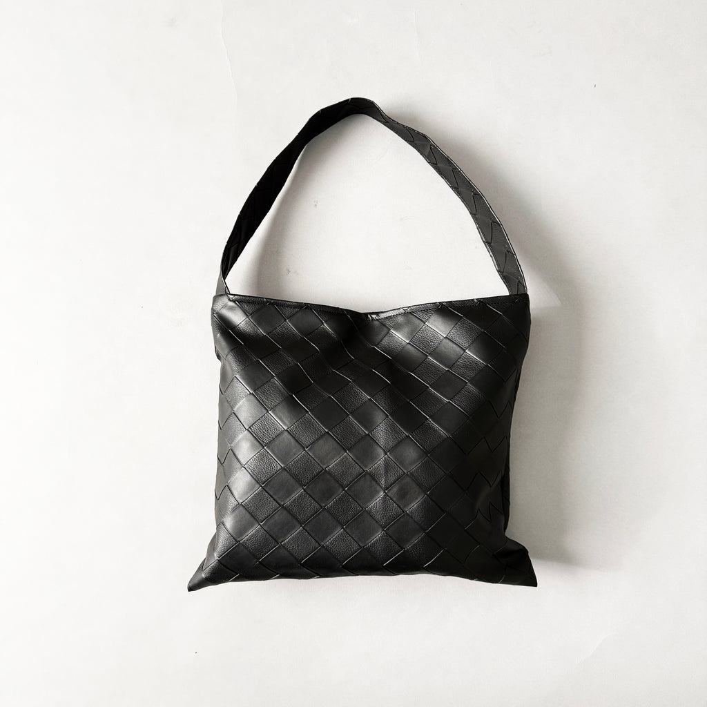 Black Woven Tote | LADO SIMPLE