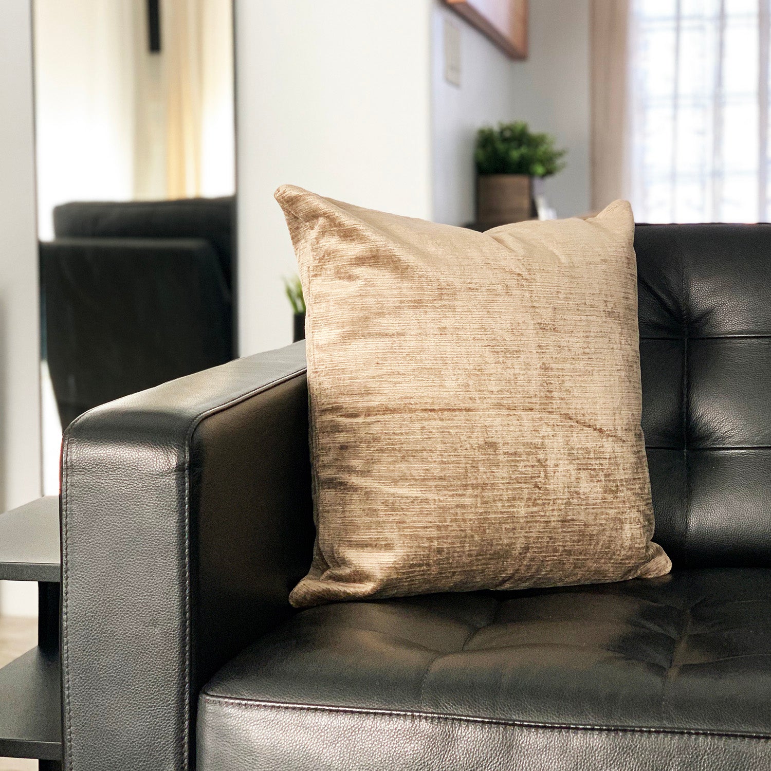 LADO SIMPLE, LADO SIMPLE DECOR is a local home decoration store, home decoration boutique. Owned by ALPHONSINA creator of SHOPALPHONSINA.COM. Home decoration items, accessories, furniture, art, crafts, and handmade art and decor. All home decor is with a simple, minimal approach. Services, decor, home decor alterations near me,home staging, styling, pre-loved items, refurbished furniture, decor alterations in PHOENIX, ARIZONA, LOS ANGELES, SAN DIEGO, ANAHEIM, SOUTHERN CALIFORNIA, CALIFORNIA