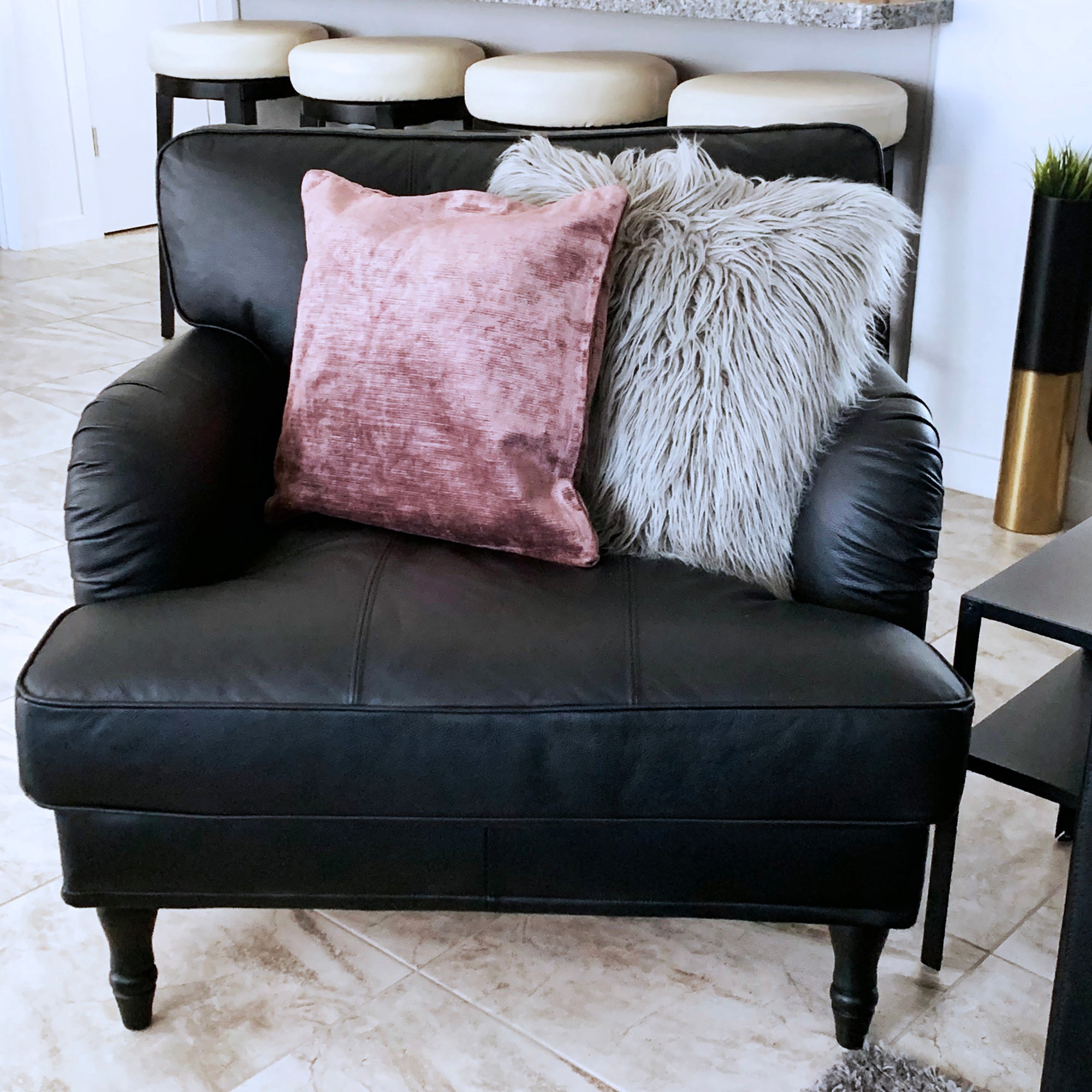 LADO SIMPLE, LADO SIMPLE DECOR is a local home decoration store, home decoration boutique. Owned by ALPHONSINA creator of SHOPALPHONSINA.COM. Home decoration items, accessories, furniture, art, crafts, and handmade art and decor. All home decor is with a simple, minimal approach. Services, decor, home decor alterations near me,home staging, styling, pre-loved items, refurbished furniture, decor alterations in PHOENIX, ARIZONA, LOS ANGELES, SAN DIEGO, ANAHEIM, SOUTHERN CALIFORNIA, CALIFORNIA