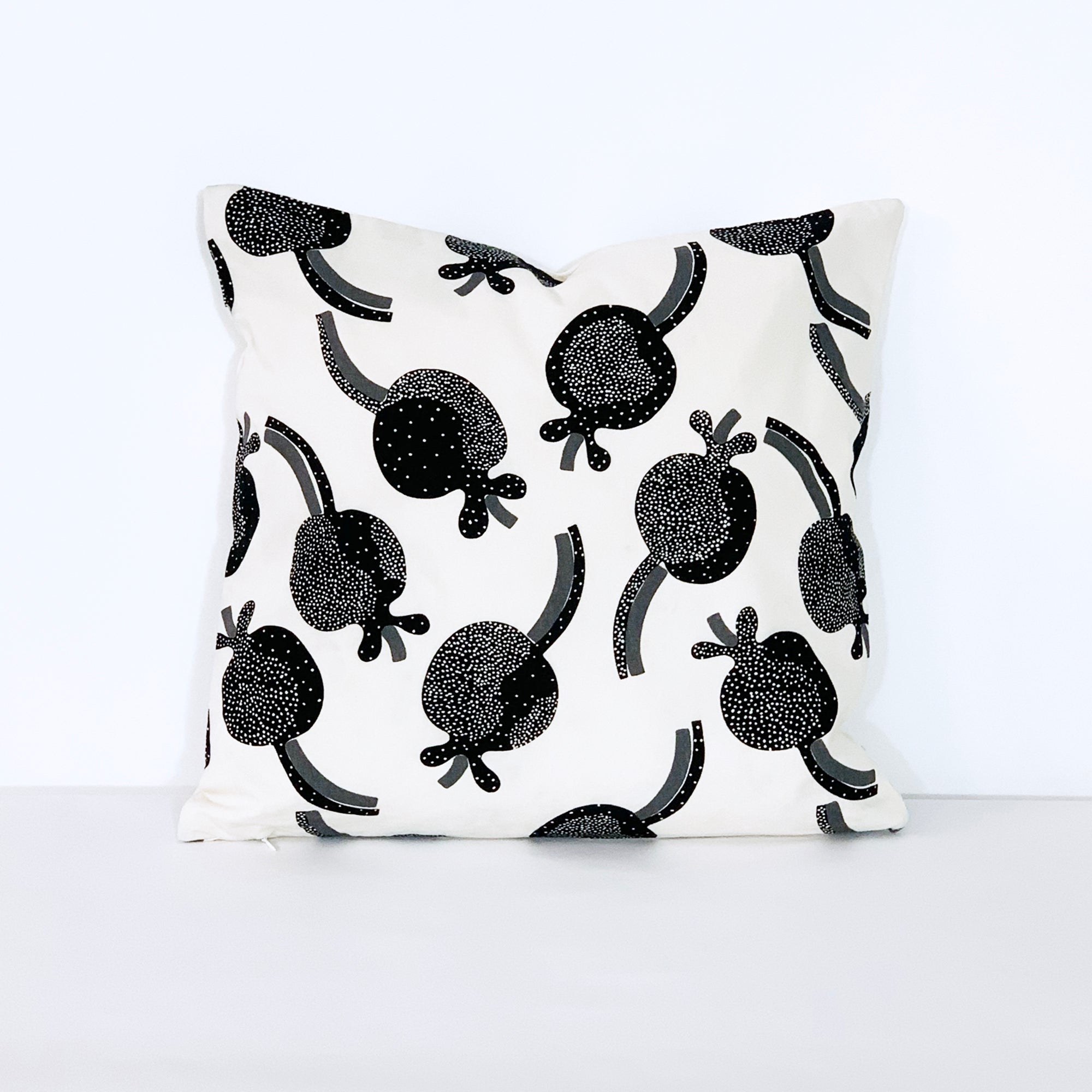 Black And White Print Pillow Cover | LADO SIMPLE DECOR
